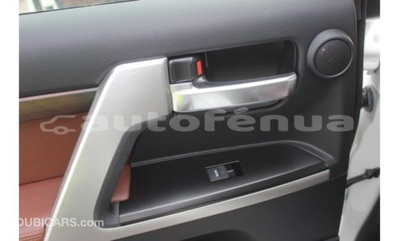 Acheter Import Voiture Toyota Land Cruiser Blanc à Import - Dubai, Marquesas Acheter Import Voiture Toyota Land Cruiser Blanc à Import - Dubai, Marquesas