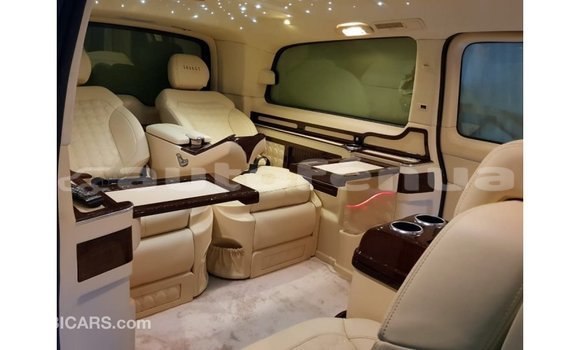 Acheter Import Voiture Mercedes-Benz 250 Noir à Import - Dubai, Marquesas Acheter Import Voiture Mercedes-Benz 250 Noir à Import - Dubai, Marquesas