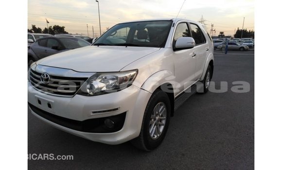 Acheter Import Voiture Toyota Fortuner Blanc à Import - Dubai, Marquesas Acheter Import Voiture Toyota Fortuner Blanc à Import - Dubai, Marquesas