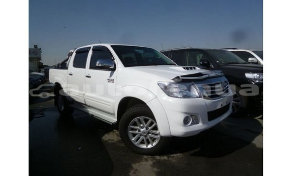 Acheter Import Voiture Toyota Hilux Blanc à Import - Dubai, Marquesas Acheter Import Voiture Toyota Hilux Blanc à Import - Dubai, Marquesas