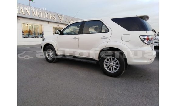 Acheter Import Voiture Toyota Fortuner Blanc à Import - Dubai, Marquesas Acheter Import Voiture Toyota Fortuner Blanc à Import - Dubai, Marquesas