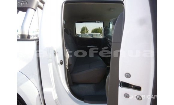 Acheter Import Voiture Toyota Hilux Blanc à Import - Dubai, Marquesas Acheter Import Voiture Toyota Hilux Blanc à Import - Dubai, Marquesas