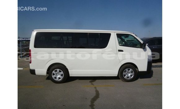 Acheter Import Voiture Toyota Hiace Blanc à Import - Dubai, Marquesas Acheter Import Voiture Toyota Hiace Blanc à Import - Dubai, Marquesas