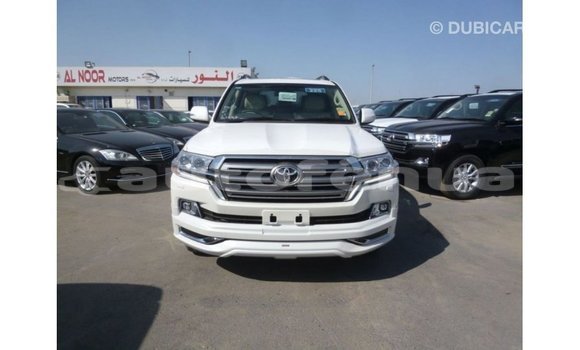 Acheter Import Voiture Toyota Land Cruiser Blanc à Import - Dubai, Marquesas Acheter Import Voiture Toyota Land Cruiser Blanc à Import - Dubai, Marquesas