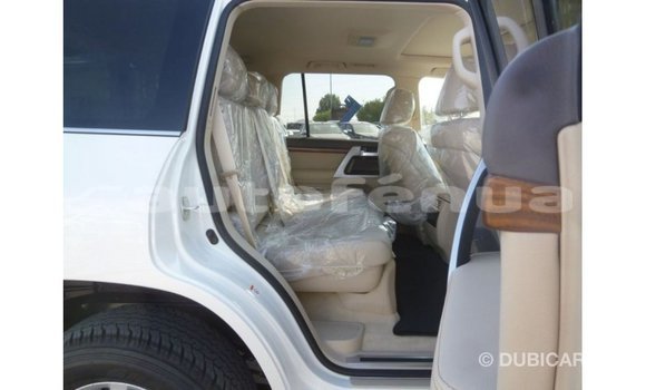 Acheter Import Voiture Toyota Land Cruiser Blanc à Import - Dubai, Marquesas Acheter Import Voiture Toyota Land Cruiser Blanc à Import - Dubai, Marquesas