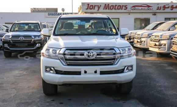 Buy Import Toyota Land Cruiser White Car in Import - Dubai in Marquesas Buy Import Toyota Land Cruiser White Car in Import - Dubai in Marquesas