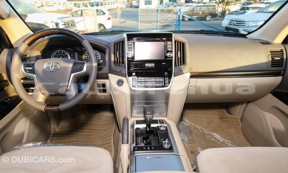 Buy Import Toyota Land Cruiser White Car in Import - Dubai in Marquesas Buy Import Toyota Land Cruiser White Car in Import - Dubai in Marquesas