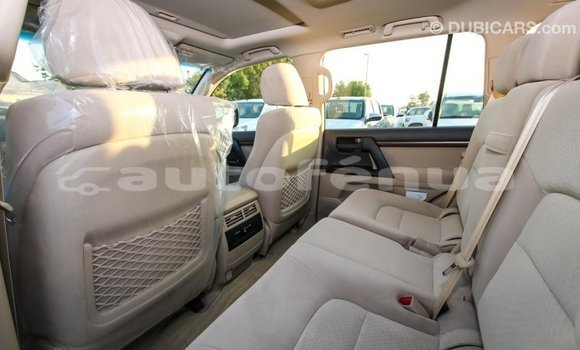 Buy Import Toyota Land Cruiser White Car in Import - Dubai in Marquesas Buy Import Toyota Land Cruiser White Car in Import - Dubai in Marquesas