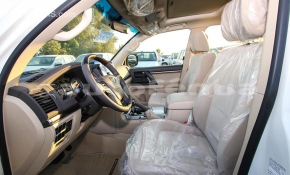 Buy Import Toyota Land Cruiser White Car in Import - Dubai in Marquesas Buy Import Toyota Land Cruiser White Car in Import - Dubai in Marquesas