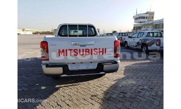Acheter Import Voiture Mitsubishi L200 Blanc à Import - Dubai, Marquesas Acheter Import Voiture Mitsubishi L200 Blanc à Import - Dubai, Marquesas