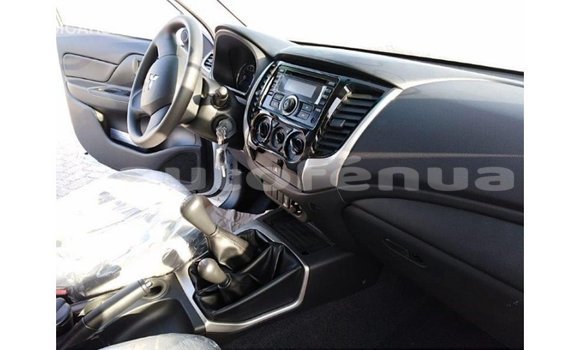 Acheter Import Voiture Mitsubishi L200 Blanc à Import - Dubai, Marquesas Acheter Import Voiture Mitsubishi L200 Blanc à Import - Dubai, Marquesas