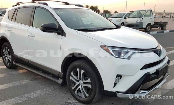 Acheter Import Voiture Toyota RAV4 Blanc à Import - Dubai, Marquesas Acheter Import Voiture Toyota RAV4 Blanc à Import - Dubai, Marquesas