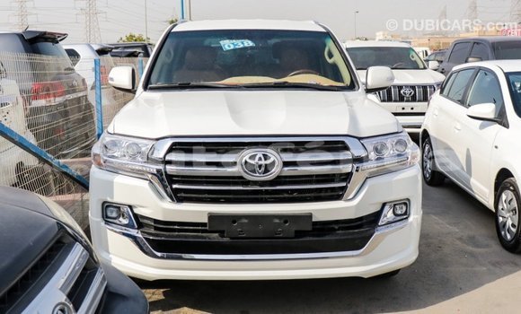 Acheter Import Voiture Toyota Land Cruiser Blanc à Import - Dubai, Marquesas Acheter Import Voiture Toyota Land Cruiser Blanc à Import - Dubai, Marquesas