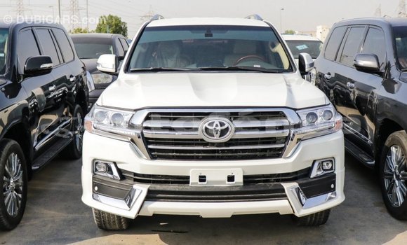Buy Import Toyota Land Cruiser White Car in Import - Dubai in Marquesas Buy Import Toyota Land Cruiser White Car in Import - Dubai in Marquesas