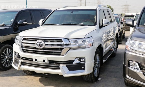 Buy Import Toyota Land Cruiser White Car in Import - Dubai in Marquesas Buy Import Toyota Land Cruiser White Car in Import - Dubai in Marquesas