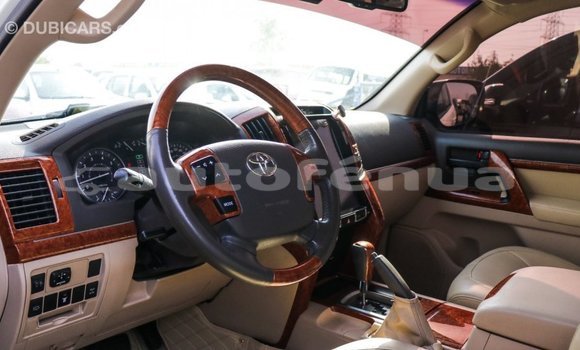 Buy Import Toyota Land Cruiser White Car in Import - Dubai in Marquesas Buy Import Toyota Land Cruiser White Car in Import - Dubai in Marquesas
