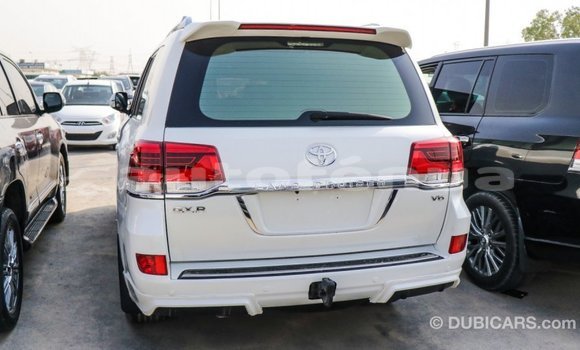 Buy Import Toyota Land Cruiser White Car in Import - Dubai in Marquesas Buy Import Toyota Land Cruiser White Car in Import - Dubai in Marquesas