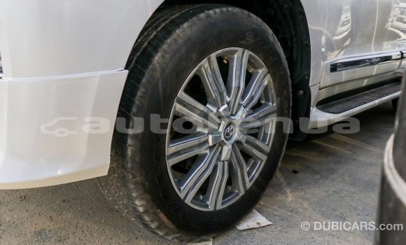 Buy Import Toyota Land Cruiser White Car in Import - Dubai in Marquesas Buy Import Toyota Land Cruiser White Car in Import - Dubai in Marquesas