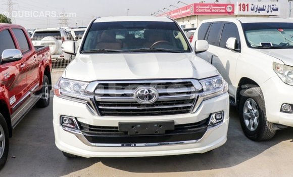 Acheter Import Voiture Toyota Land Cruiser Blanc à Import - Dubai, Marquesas Acheter Import Voiture Toyota Land Cruiser Blanc à Import - Dubai, Marquesas