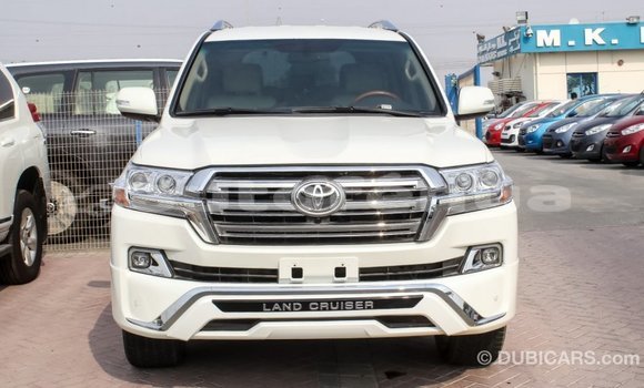 Acheter Import Voiture Toyota Land Cruiser Blanc à Import - Dubai, Marquesas Acheter Import Voiture Toyota Land Cruiser Blanc à Import - Dubai, Marquesas