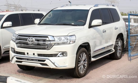 Acheter Import Voiture Toyota Land Cruiser Blanc à Import - Dubai, Marquesas Acheter Import Voiture Toyota Land Cruiser Blanc à Import - Dubai, Marquesas