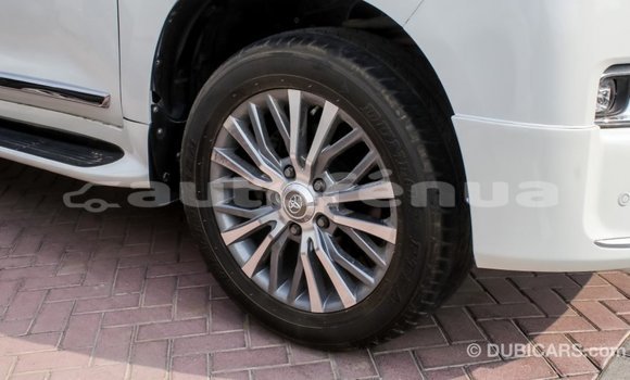 Acheter Import Voiture Toyota Land Cruiser Blanc à Import - Dubai, Marquesas Acheter Import Voiture Toyota Land Cruiser Blanc à Import - Dubai, Marquesas