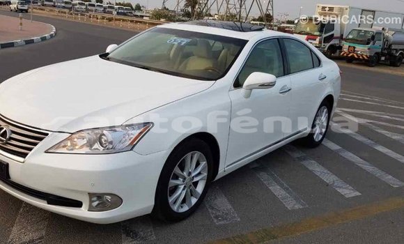 Acheter Import Voiture Lexus ES Blanc à Import - Dubai, Marquesas Acheter Import Voiture Lexus ES Blanc à Import - Dubai, Marquesas