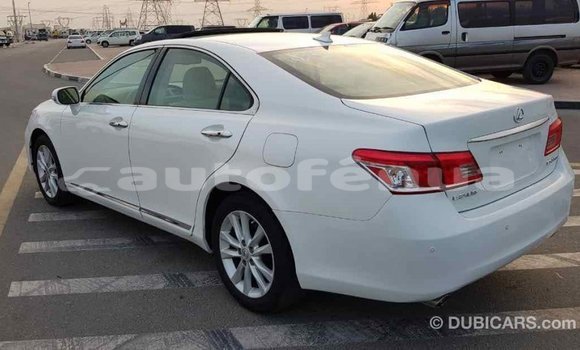 Acheter Import Voiture Lexus ES Blanc à Import - Dubai, Marquesas Acheter Import Voiture Lexus ES Blanc à Import - Dubai, Marquesas