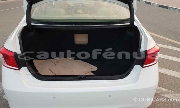 Acheter Import Voiture Lexus ES Blanc à Import - Dubai, Marquesas Acheter Import Voiture Lexus ES Blanc à Import - Dubai, Marquesas