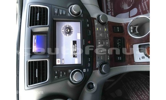 Acheter Import Voiture Toyota Highlander Noir à Import - Dubai, Marquesas Acheter Import Voiture Toyota Highlander Noir à Import - Dubai, Marquesas