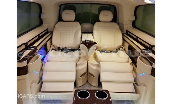 Acheter Import Voiture Mercedes-Benz 250 Noir à Import - Dubai, Marquesas Acheter Import Voiture Mercedes-Benz 250 Noir à Import - Dubai, Marquesas