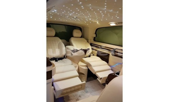 Acheter Import Voiture Mercedes-Benz 250 Noir à Import - Dubai, Marquesas Acheter Import Voiture Mercedes-Benz 250 Noir à Import - Dubai, Marquesas