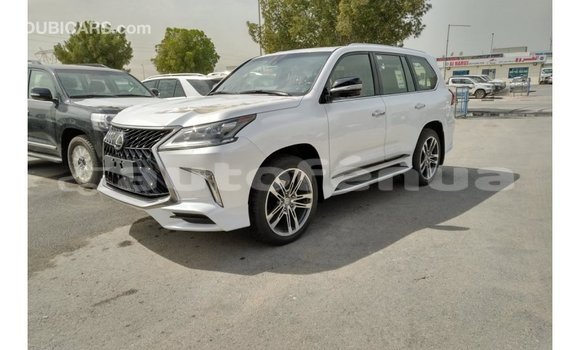 Acheter Import Voiture Lexus LX Blanc à Import - Dubai, Marquesas Acheter Import Voiture Lexus LX Blanc à Import - Dubai, Marquesas