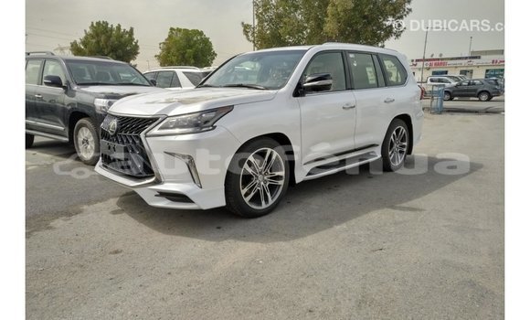 Acheter Import Voiture Lexus LX Blanc à Import - Dubai, Marquesas Acheter Import Voiture Lexus LX Blanc à Import - Dubai, Marquesas