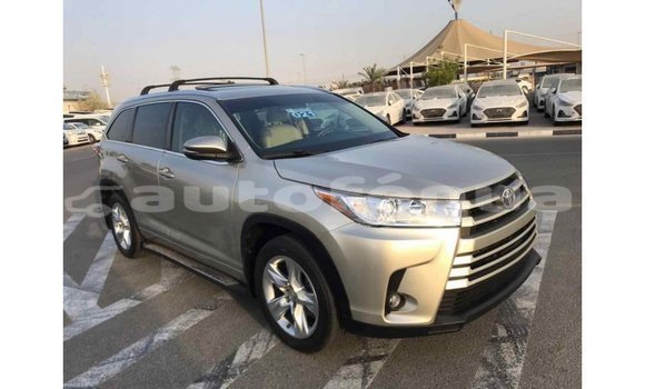 Acheter Import Voiture Toyota Highlander Beige à Import - Dubai, Marquesas Acheter Import Voiture Toyota Highlander Beige à Import - Dubai, Marquesas