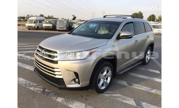 Acheter Import Voiture Toyota Highlander Beige à Import - Dubai, Marquesas Acheter Import Voiture Toyota Highlander Beige à Import - Dubai, Marquesas