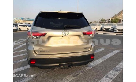 Acheter Import Voiture Toyota Highlander Beige à Import - Dubai, Marquesas Acheter Import Voiture Toyota Highlander Beige à Import - Dubai, Marquesas