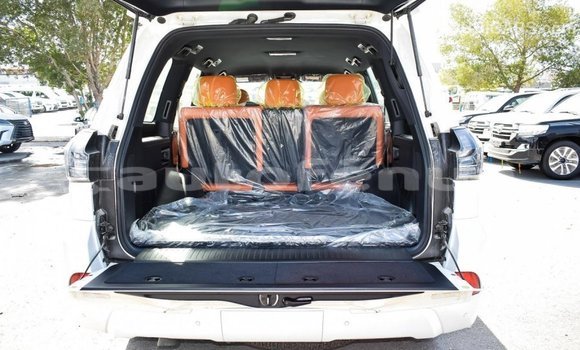 Acheter Import Voiture Lexus LX Blanc à Import - Dubai, Marquesas Acheter Import Voiture Lexus LX Blanc à Import - Dubai, Marquesas