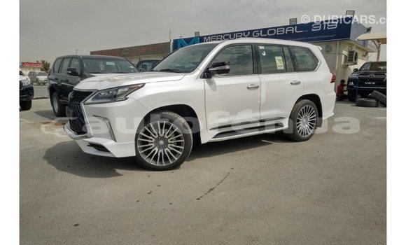 Acheter Import Voiture Lexus LX Blanc à Import - Dubai, Marquesas Acheter Import Voiture Lexus LX Blanc à Import - Dubai, Marquesas