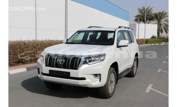 Acheter Import Voiture Toyota Prado Blanc à Import - Dubai, Marquesas Acheter Import Voiture Toyota Prado Blanc à Import - Dubai, Marquesas