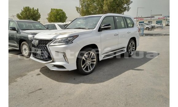 Acheter Import Voiture Lexus LX Blanc à Import - Dubai, Marquesas Acheter Import Voiture Lexus LX Blanc à Import - Dubai, Marquesas