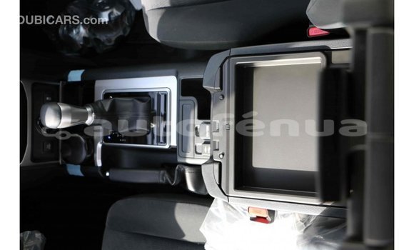 Acheter Import Voiture Toyota Prado Blanc à Import - Dubai, Marquesas Acheter Import Voiture Toyota Prado Blanc à Import - Dubai, Marquesas