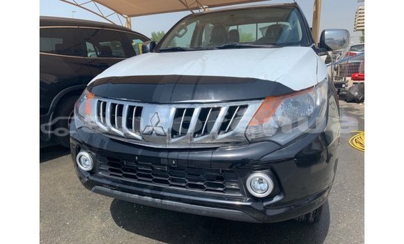 Buy Import Mitsubishi L200 Black Car in Import - Dubai in Marquesas Buy Import Mitsubishi L200 Black Car in Import - Dubai in Marquesas