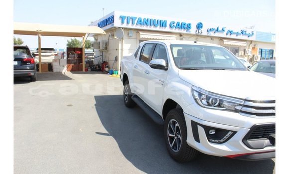 Buy Import Toyota Hilux White Car in Import - Dubai in Marquesas Buy Import Toyota Hilux White Car in Import - Dubai in Marquesas
