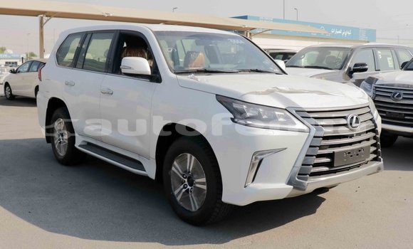 Acheter Import Voiture Lexus LX Blanc à Import - Dubai, Marquesas Acheter Import Voiture Lexus LX Blanc à Import - Dubai, Marquesas