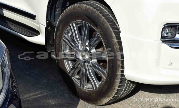 Acheter Import Voiture Toyota Land Cruiser Blanc à Import - Dubai, Marquesas Acheter Import Voiture Toyota Land Cruiser Blanc à Import - Dubai, Marquesas