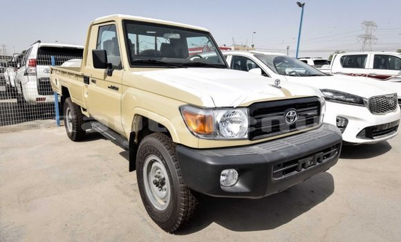 Acheter Import Voiture Toyota Land Cruiser Beige à Import - Dubai, Marquesas Acheter Import Voiture Toyota Land Cruiser Beige à Import - Dubai, Marquesas