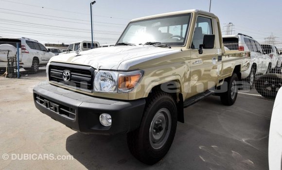 Acheter Import Voiture Toyota Land Cruiser Beige à Import - Dubai, Marquesas Acheter Import Voiture Toyota Land Cruiser Beige à Import - Dubai, Marquesas