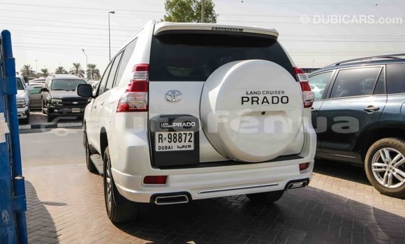 Acheter Import Voiture Toyota Prado Blanc à Import - Dubai, Marquesas Acheter Import Voiture Toyota Prado Blanc à Import - Dubai, Marquesas