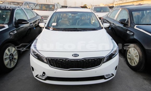 Acheter Import Voiture Kia Cerato Blanc à Import - Dubai, Marquesas Acheter Import Voiture Kia Cerato Blanc à Import - Dubai, Marquesas